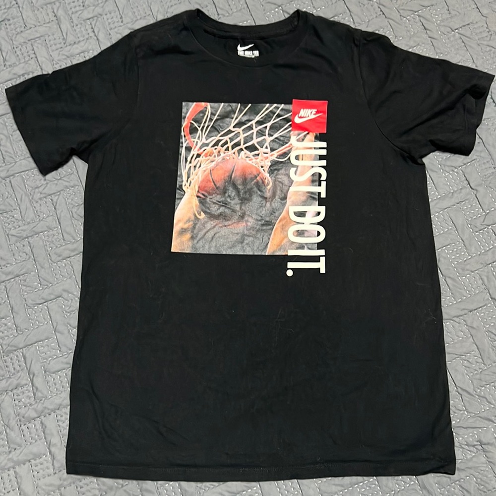 Nike Boys XL Black 🏀 Basketball Themed Tshirt
